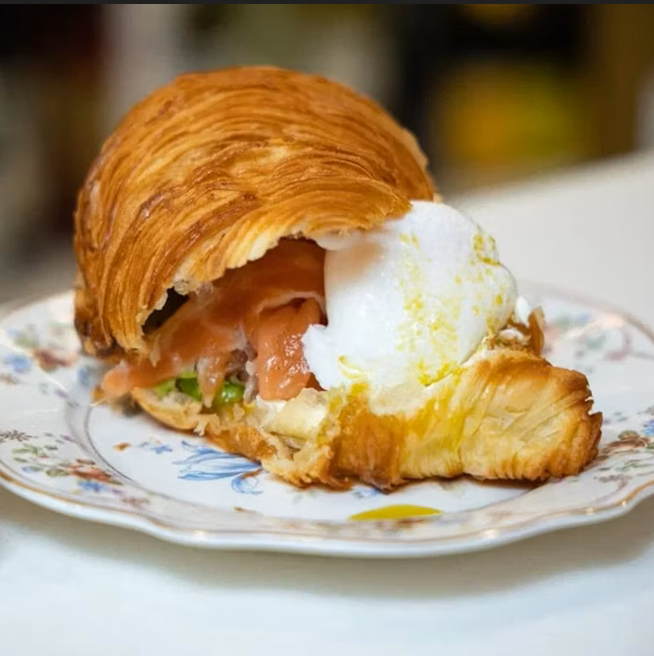 Круассан с форелью слабой соли 10061