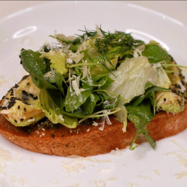 Зелёный авокадо тост 10110