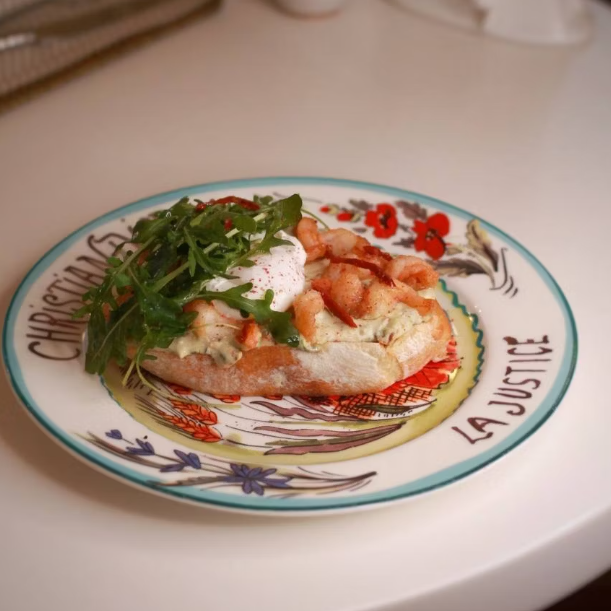 Брускетта с кремом из авокадо и креветками 10116