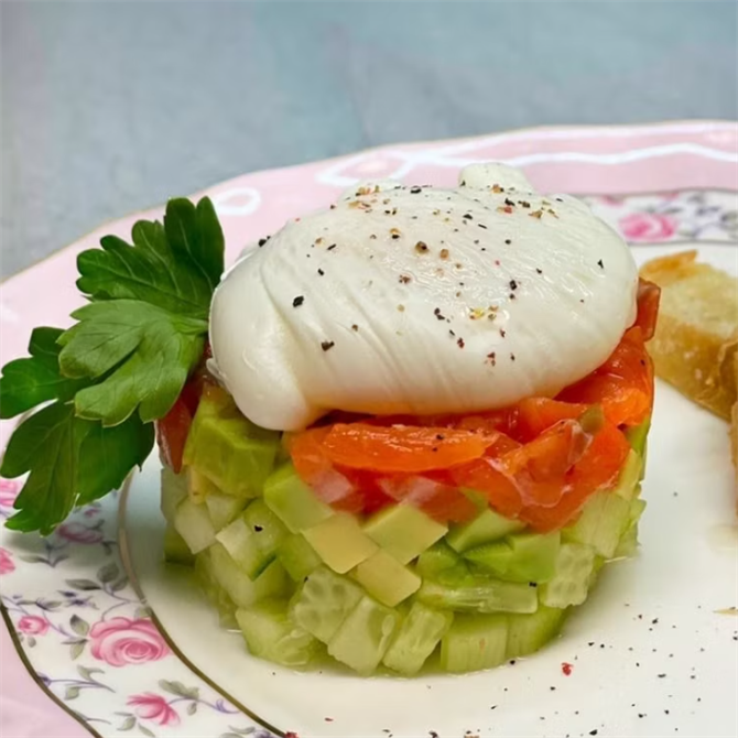 Тартар из лосося и авокадо 10117