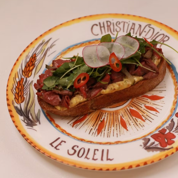 Брускетта с ростбифом 10121