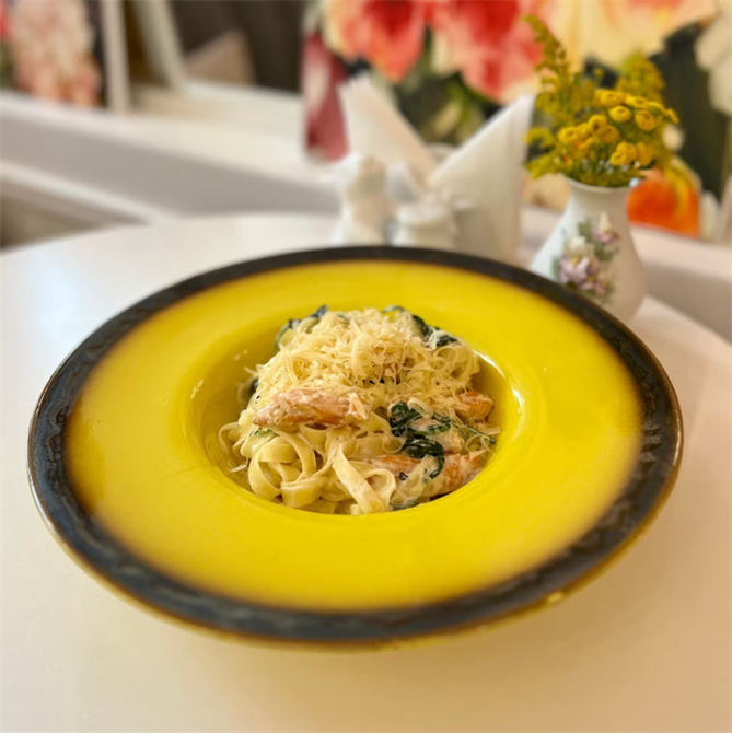 Паста с форелью и шпинатом 10127