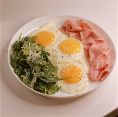 {{photo.Alt || photo.Description || 'Глазунья'}}