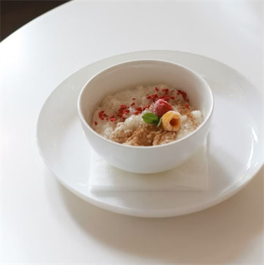 {{photo.Alt || photo.Description || 'Рисовая каша с корицей'}}