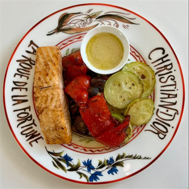 {{photo.Alt || photo.Description || 'Обоженная форель с овощами и соусом Белое вино'}}