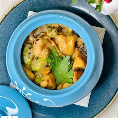 {{photo.Alt || photo.Description || 'Фрикасе с индейкой и булгуром'}}